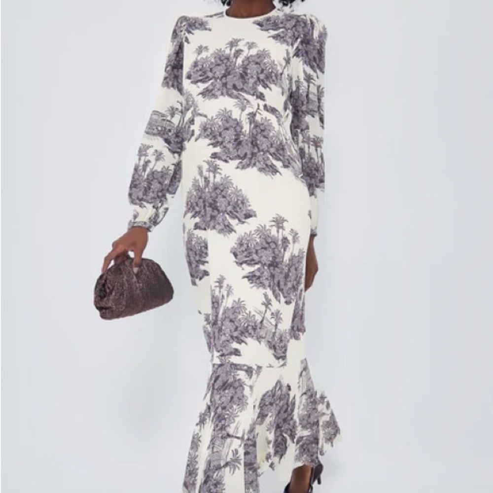 NWT. SIZE MEDIUM Tuckernuck x India Hicks toile dress. Cream and Black.